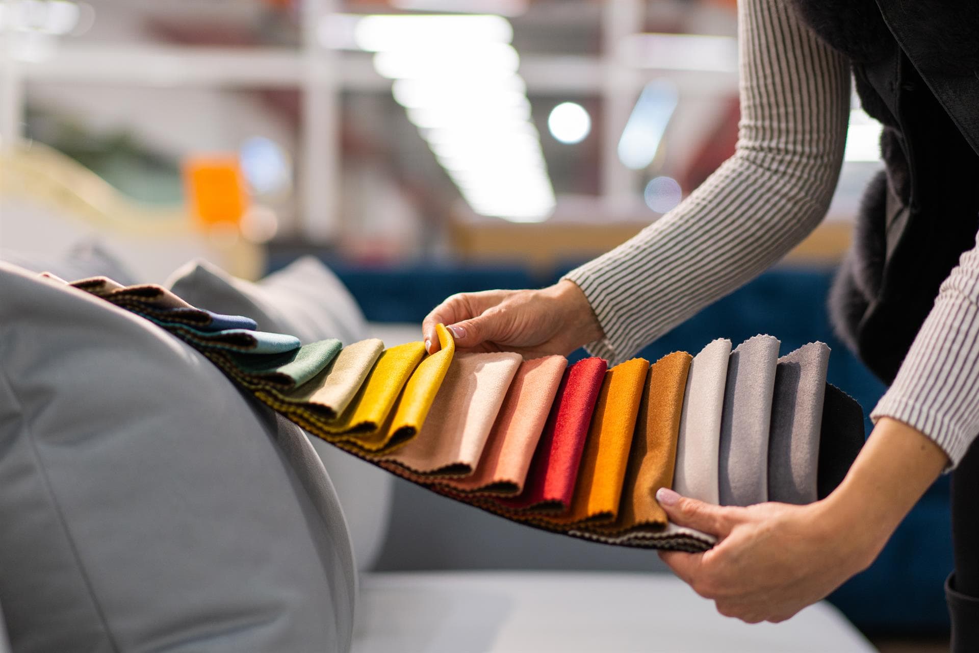  Fabricación de cortinas y estores a medida